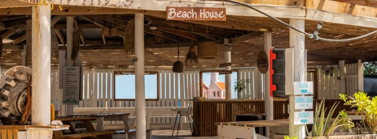 klein curacao strandhuis